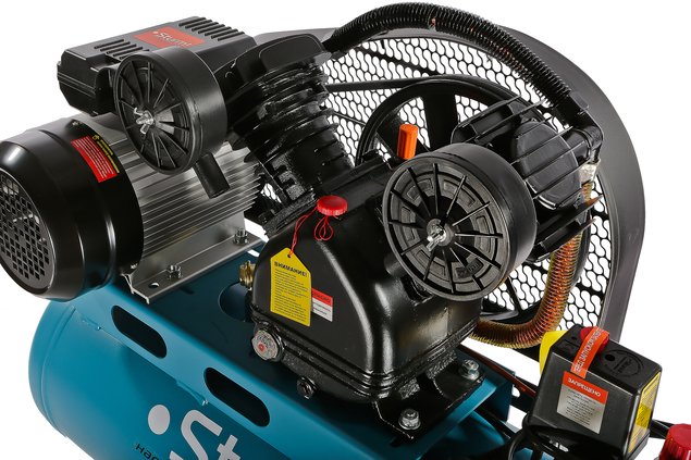 Компрессор воздушный масляный Sturm! AC93250B, 2,4кВт, 370 л/мин,50л,,ременной привод